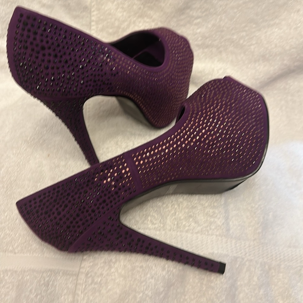 Red Circle 5.5” Purple Platform Stilettos. Size 8.5 - Picture 2 of 4
